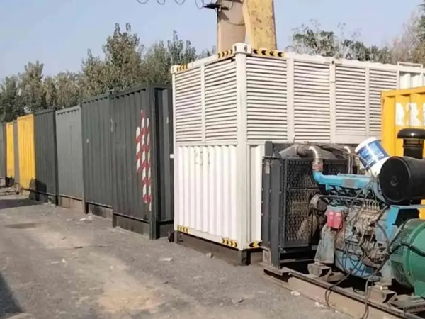 宜章200KW柴油发电机机组每小时油耗是多少?
